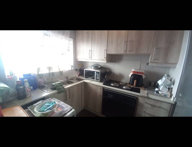1.5 BEDROOM FLAT FOR SALE IN MORNINGSIDE